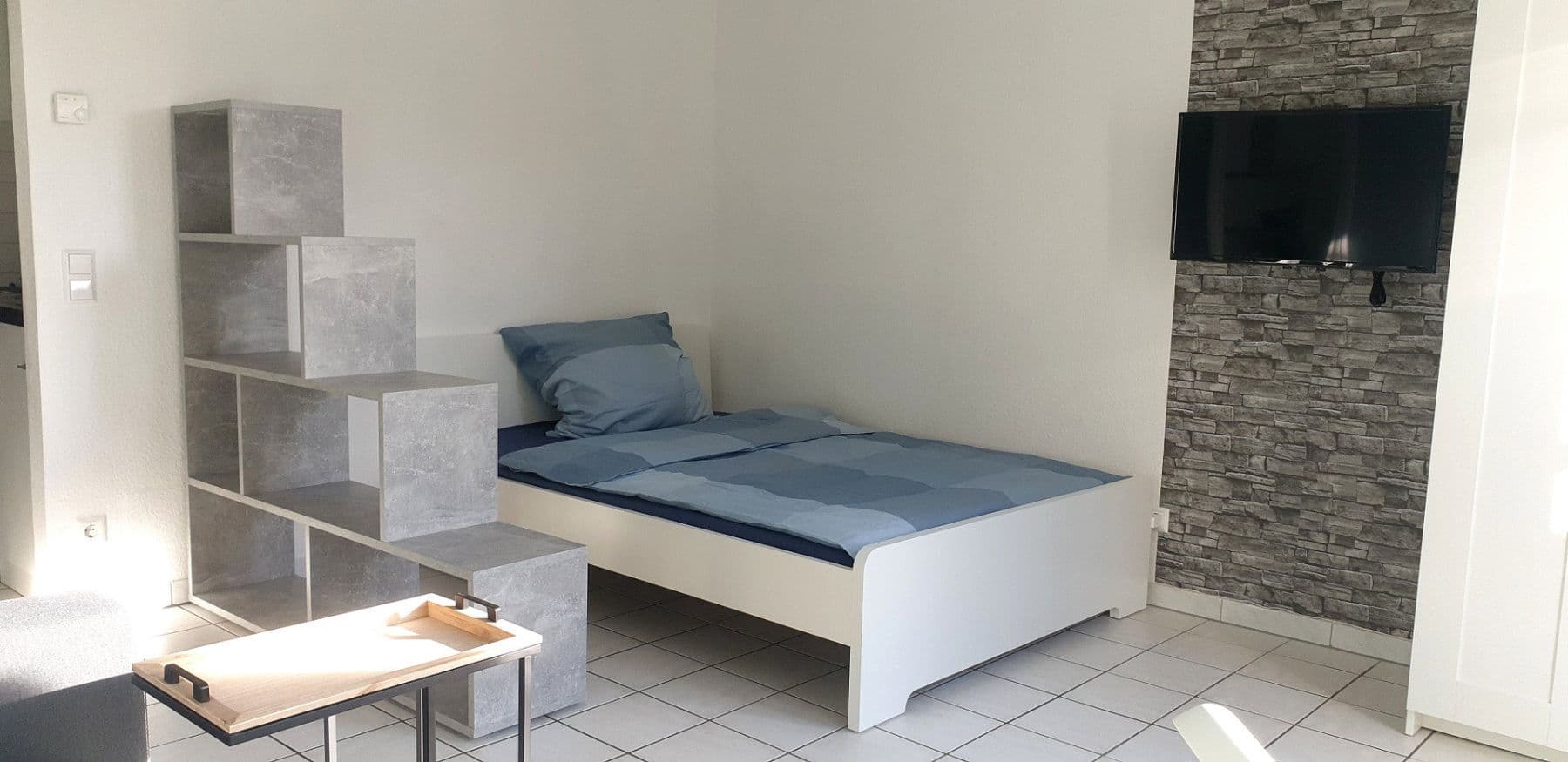 Prenájom bytu 1-izbový 28 m², Esslingen am Neckar, Bádensko-Wurttembersko Prenájom bytu 1-izbový 28 m², Esslingen am Neckar, Bádensko-Wurttembersko