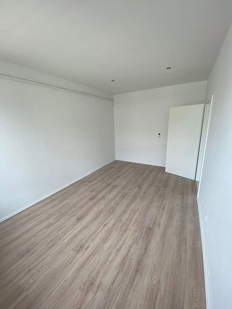 Prenájom bytu 3-izbový 118 m², Bahnstraße 28, Wuppertal, Severné Porýnie - Westfálsko Prenájom bytu 3-izbový 118 m², Bahnstraße 28, Wuppertal, Severné Porýnie - Westfálsko