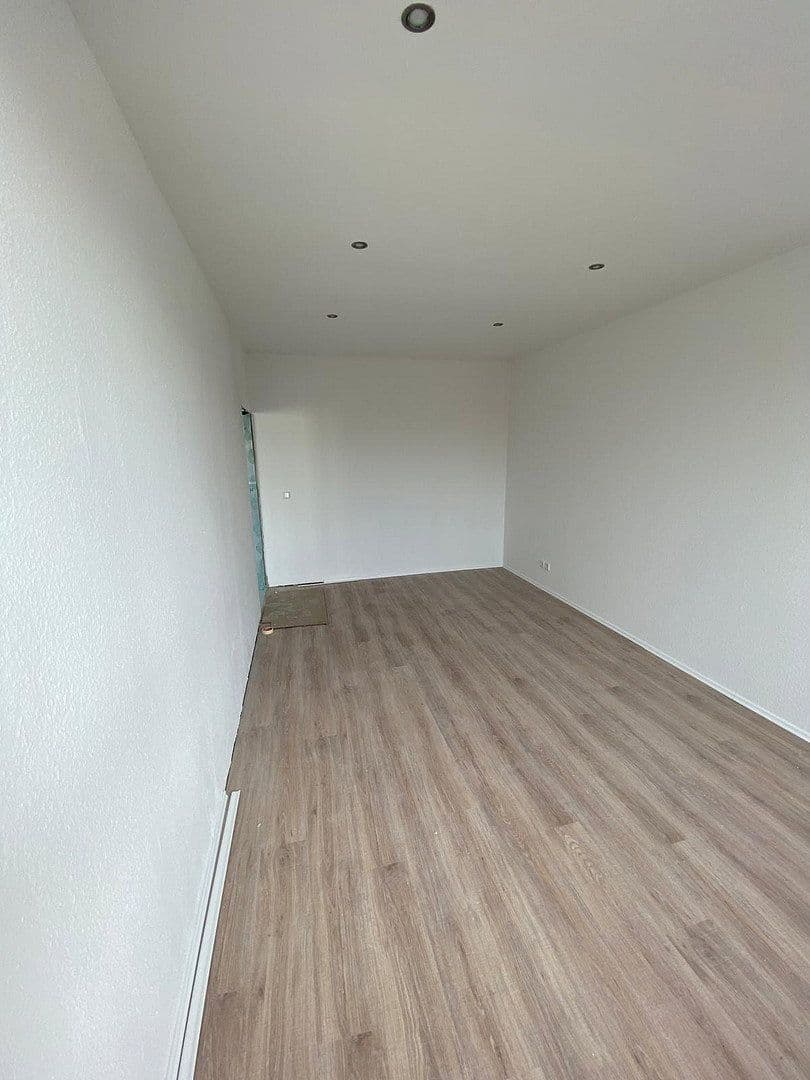Prenájom bytu 3-izbový 118 m², Bahnstraße 28, Wuppertal, Severné Porýnie - Westfálsko Prenájom bytu 3-izbový 118 m², Bahnstraße 28, Wuppertal, Severné Porýnie - Westfálsko