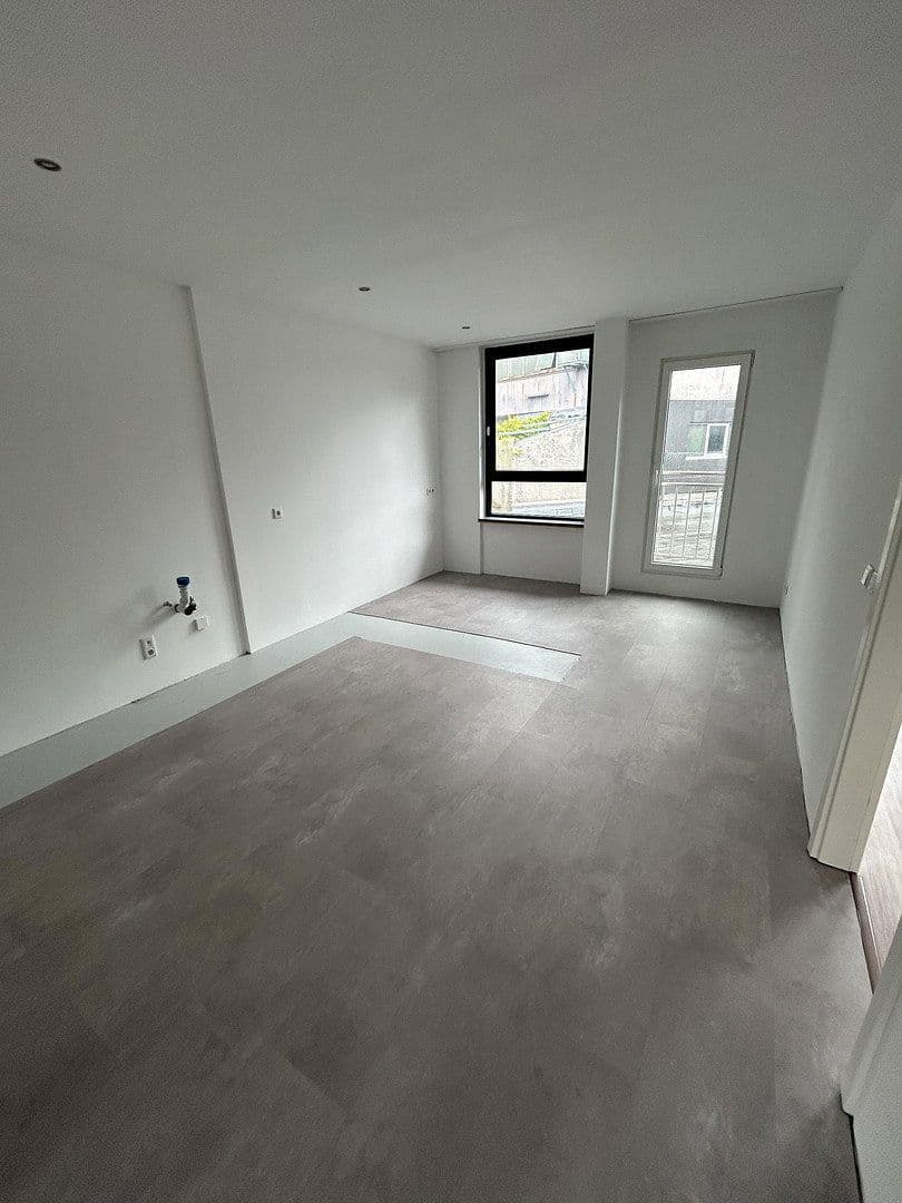 Prenájom bytu 3-izbový 118 m², Bahnstraße 28, Wuppertal, Severné Porýnie - Westfálsko Prenájom bytu 3-izbový 118 m², Bahnstraße 28, Wuppertal, Severné Porýnie - Westfálsko