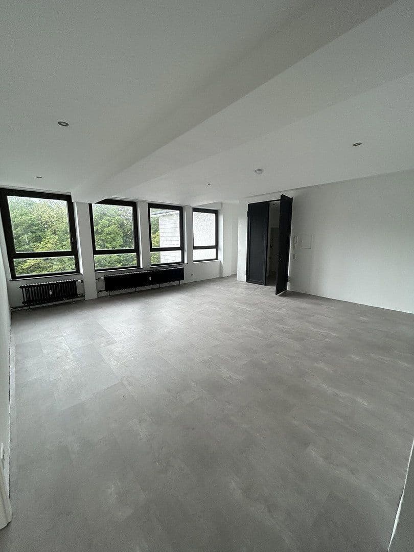 Prenájom bytu 3-izbový 118 m², Bahnstraße 28, Wuppertal, Severné Porýnie - Westfálsko Prenájom bytu 3-izbový 118 m², Bahnstraße 28, Wuppertal, Severné Porýnie - Westfálsko