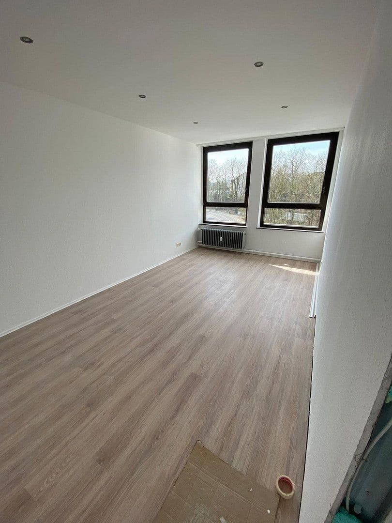 Prenájom bytu 3-izbový 118 m², Bahnstraße 28, Wuppertal, Severné Porýnie - Westfálsko Prenájom bytu 3-izbový 118 m², Bahnstraße 28, Wuppertal, Severné Porýnie - Westfálsko