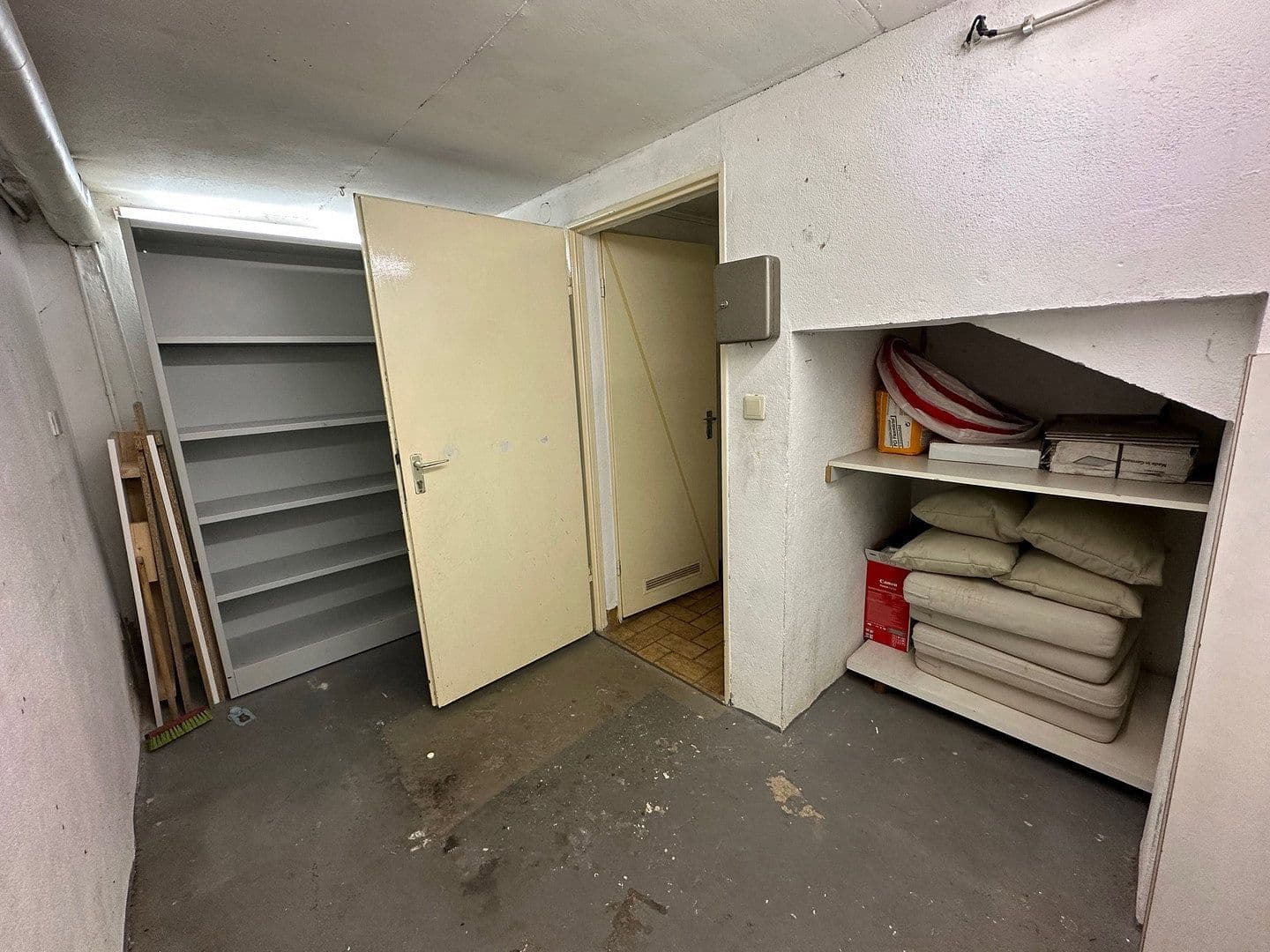 Prenájom domu 186 m², pozemok 650 m², Frankfurt-Harheim, Hesensko Prenájom domu 186 m², pozemok 650 m², Frankfurt-Harheim, Hesensko