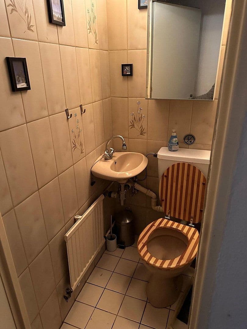 Prenájom domu 186 m², pozemok 650 m², Frankfurt-Harheim, Hesensko Prenájom domu 186 m², pozemok 650 m², Frankfurt-Harheim, Hesensko