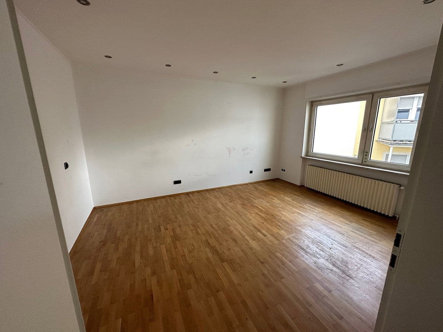 Prenájom domu 186 m², pozemok 650 m², Frankfurt-Harheim, Hesensko Prenájom domu 186 m², pozemok 650 m², Frankfurt-Harheim, Hesensko