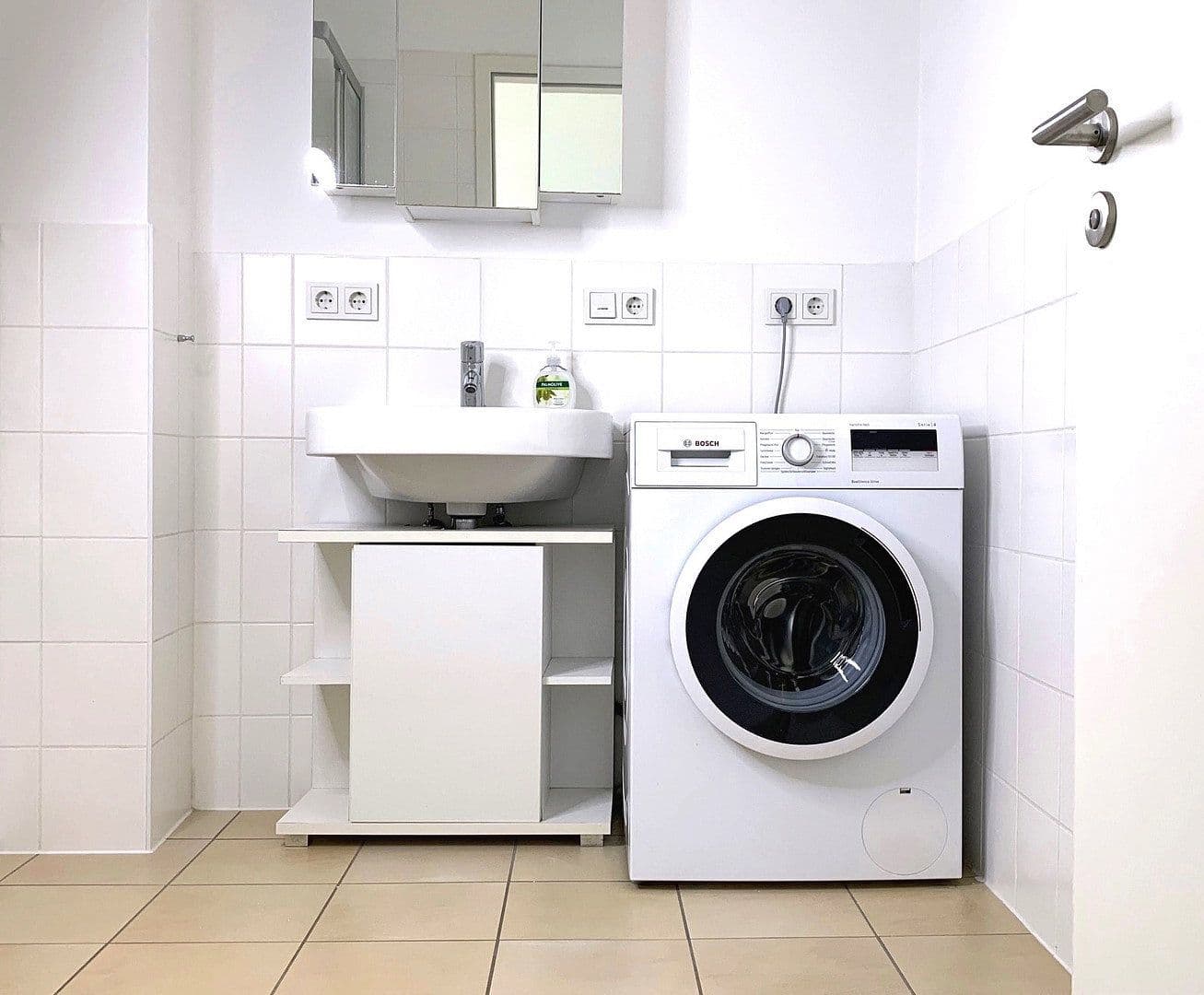 Prenájom bytu 1-izbový 35 m², Berlin, Berlín Prenájom bytu 1-izbový 35 m², Berlin, Berlín