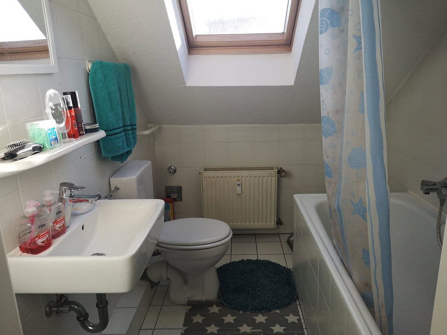 Prenájom bytu 1-izbový 33 m², Neuenweg 9, Bergisch Gladbach, Severné Porýnie - Westfálsko Prenájom bytu 1-izbový 33 m², Neuenweg 9, Bergisch Gladbach, Severné Porýnie - Westfálsko