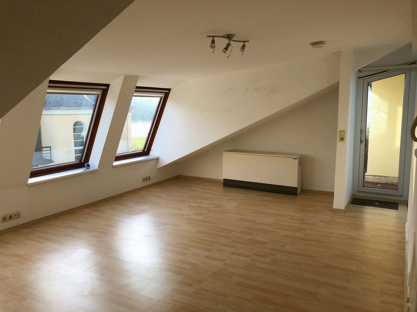 Prenájom bytu 2-izbový 39 m², Eltville am Rhein, Hesensko Prenájom bytu 2-izbový 39 m², Eltville am Rhein, Hesensko