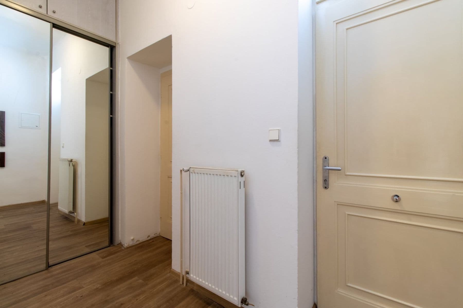 Prenájom bytu 3-izbový 90 m², Plzeňská, Praha, Praha Prenájom bytu 3-izbový 90 m², Plzeňská, Praha, Praha
