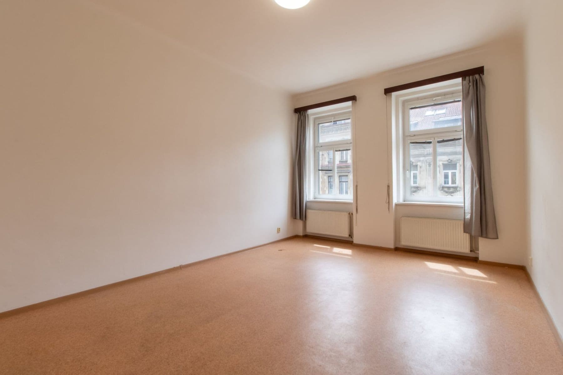 Prenájom bytu 3-izbový 90 m², Plzeňská, Praha, Praha Prenájom bytu 3-izbový 90 m², Plzeňská, Praha, Praha