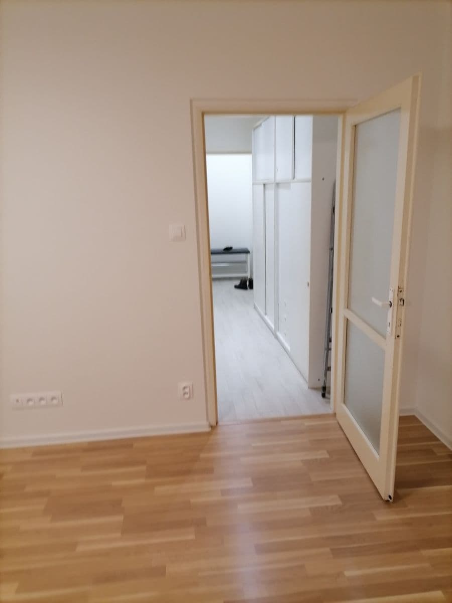 Prenájom bytu 1-izbový 40 m², Němcovej, Košice - mestská časť Sever, Košický kraj Prenájom bytu 1-izbový 40 m², Němcovej, Košice - mestská časť Sever, Košický kraj