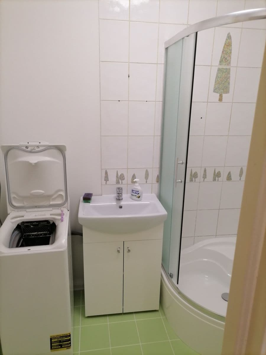 Prenájom bytu 1-izbový 40 m², Němcovej, Košice - mestská časť Sever, Košický kraj Prenájom bytu 1-izbový 40 m², Němcovej, Košice - mestská časť Sever, Košický kraj