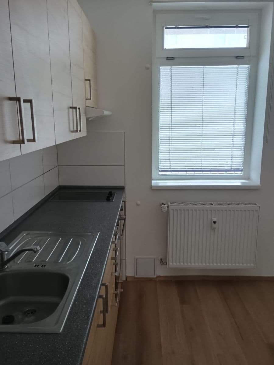 Prenájom bytu 1-izbový 32 m², Jeronýmova, Brno, Jihomoravský kraj Prenájom bytu 1-izbový 32 m², Jeronýmova, Brno, Jihomoravský kraj