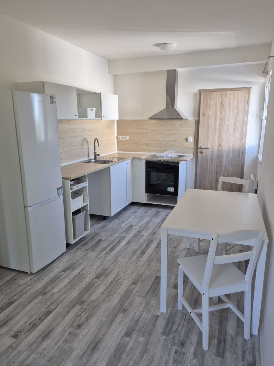 Prenájom bytu 2-izbový 41 m², Kladenská, Hostouň, Středočeský kraj Prenájom bytu 2-izbový 41 m², Kladenská, Hostouň, Středočeský kraj