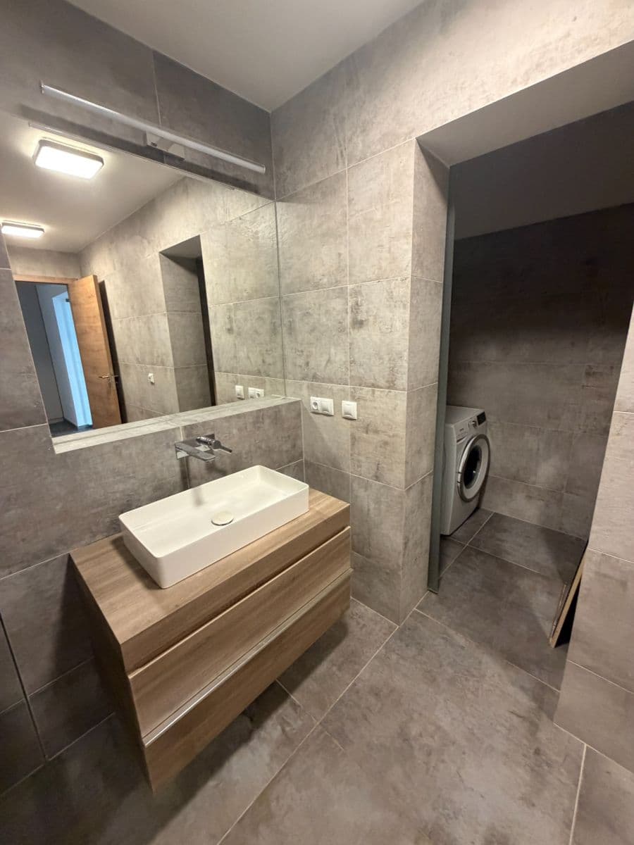 Prenájom bytu 2-izbový 63 m², Belgická, Praha, Praha Prenájom bytu 2-izbový 63 m², Belgická, Praha, Praha