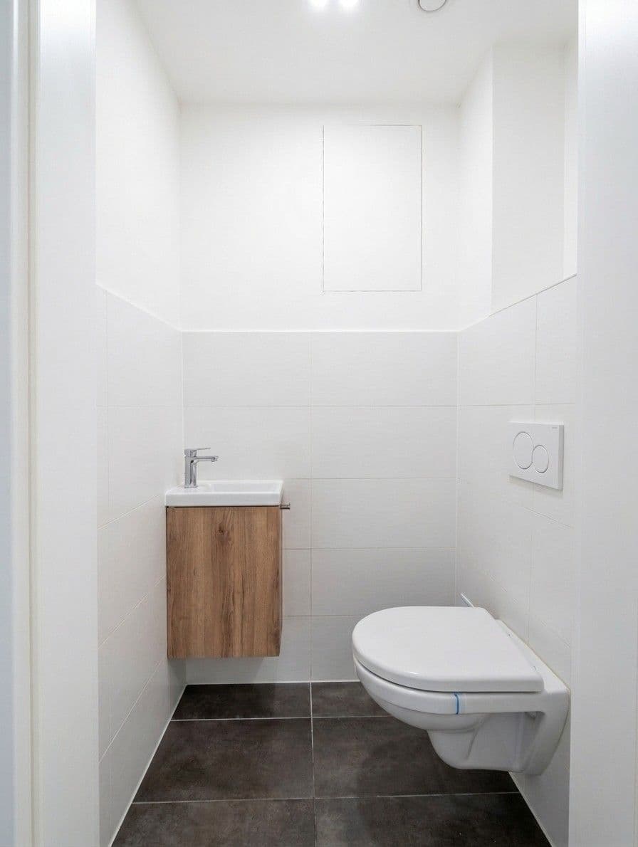 Prenájom bytu 2-izbový 77 m², Československé armády, Hradec Králové, Královéhradecký kraj Prenájom bytu 2-izbový 77 m², Československé armády, Hradec Králové, Královéhradecký kraj