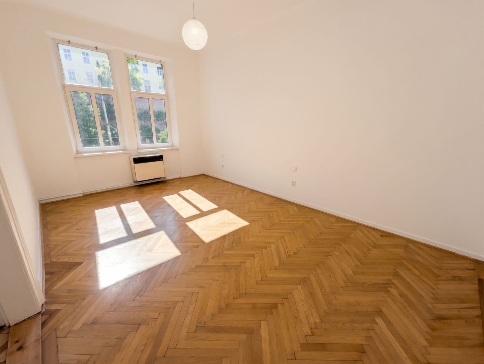 Prenájom bytu 2-izbový 77 m², Československé armády, Hradec Králové, Královéhradecký kraj Prenájom bytu 2-izbový 77 m², Československé armády, Hradec Králové, Královéhradecký kraj