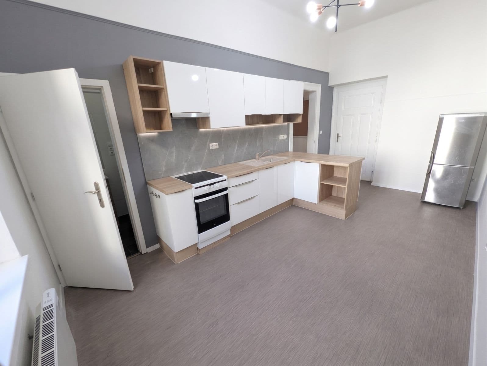 Prenájom bytu 2-izbový 77 m², Československé armády, Hradec Králové, Královéhradecký kraj Prenájom bytu 2-izbový 77 m², Československé armády, Hradec Králové, Královéhradecký kraj