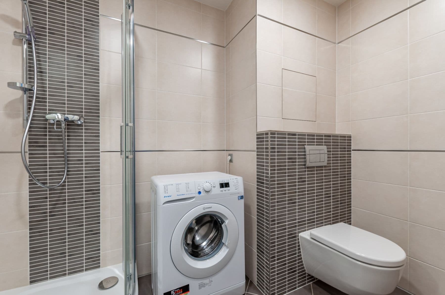Prenájom bytu 1-izbový 28 m², Bassova, Praha, Praha Prenájom bytu 1-izbový 28 m², Bassova, Praha, Praha