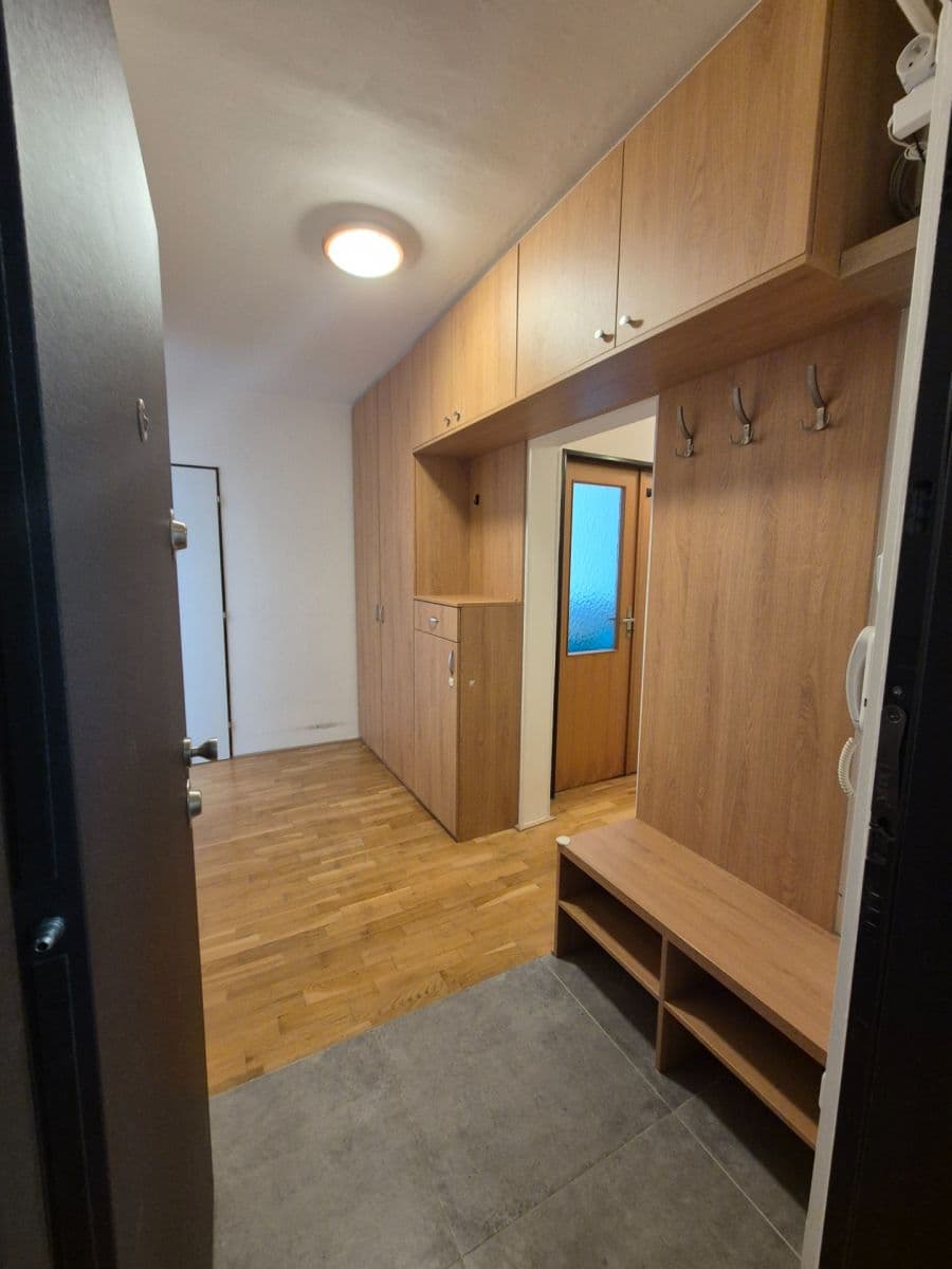 Prenájom bytu 3-izbový 63 m², Podjavorinské, Praha, Praha Prenájom bytu 3-izbový 63 m², Podjavorinské, Praha, Praha