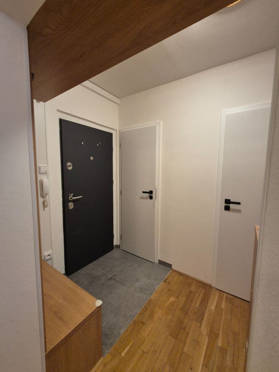 Prenájom bytu 3-izbový 63 m², Podjavorinské, Praha, Praha Prenájom bytu 3-izbový 63 m², Podjavorinské, Praha, Praha