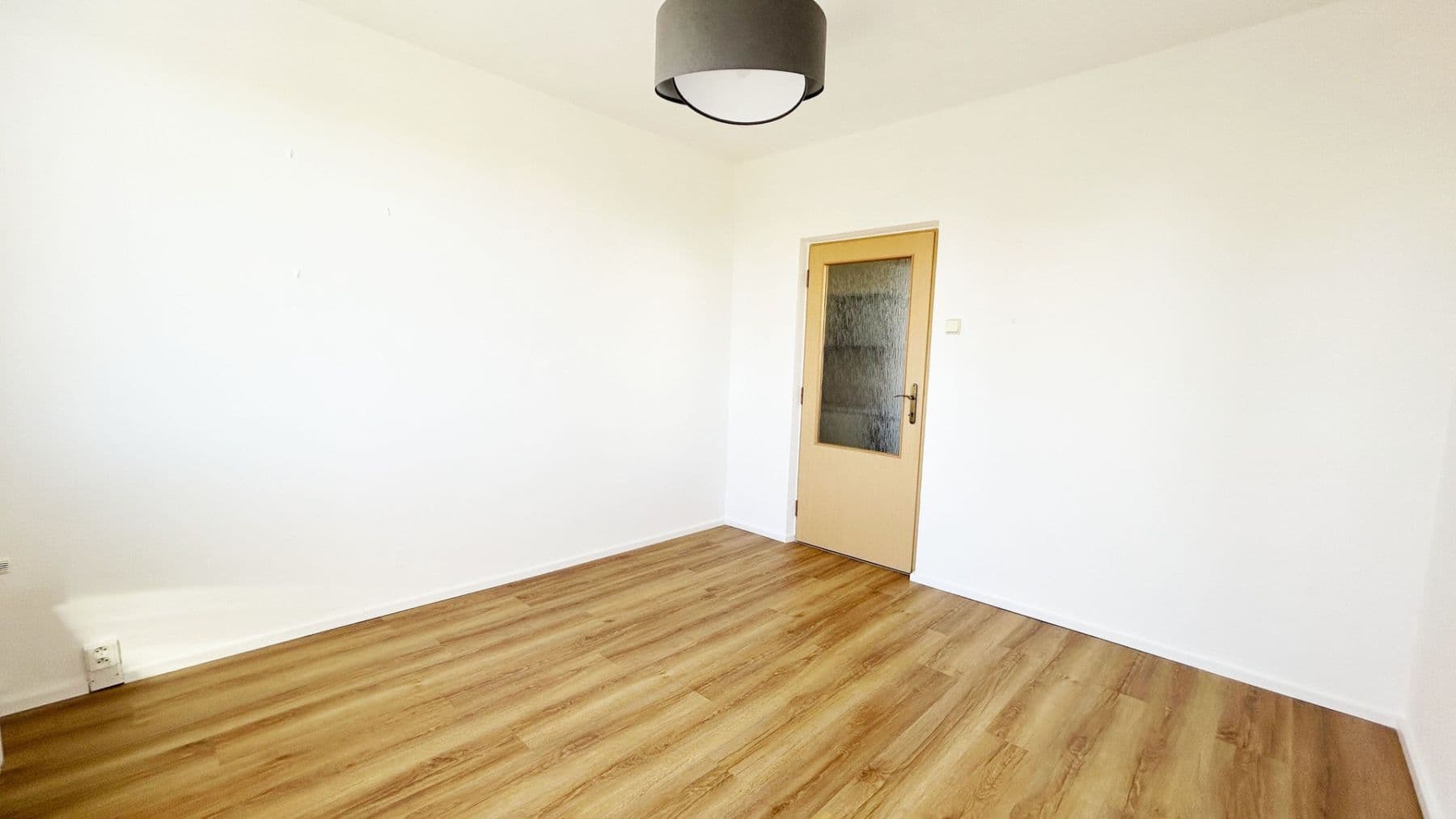 Prenájom bytu 3-izbový 73 m², Vavřenova, Praha, Praha Prenájom bytu 3-izbový 73 m², Vavřenova, Praha, Praha