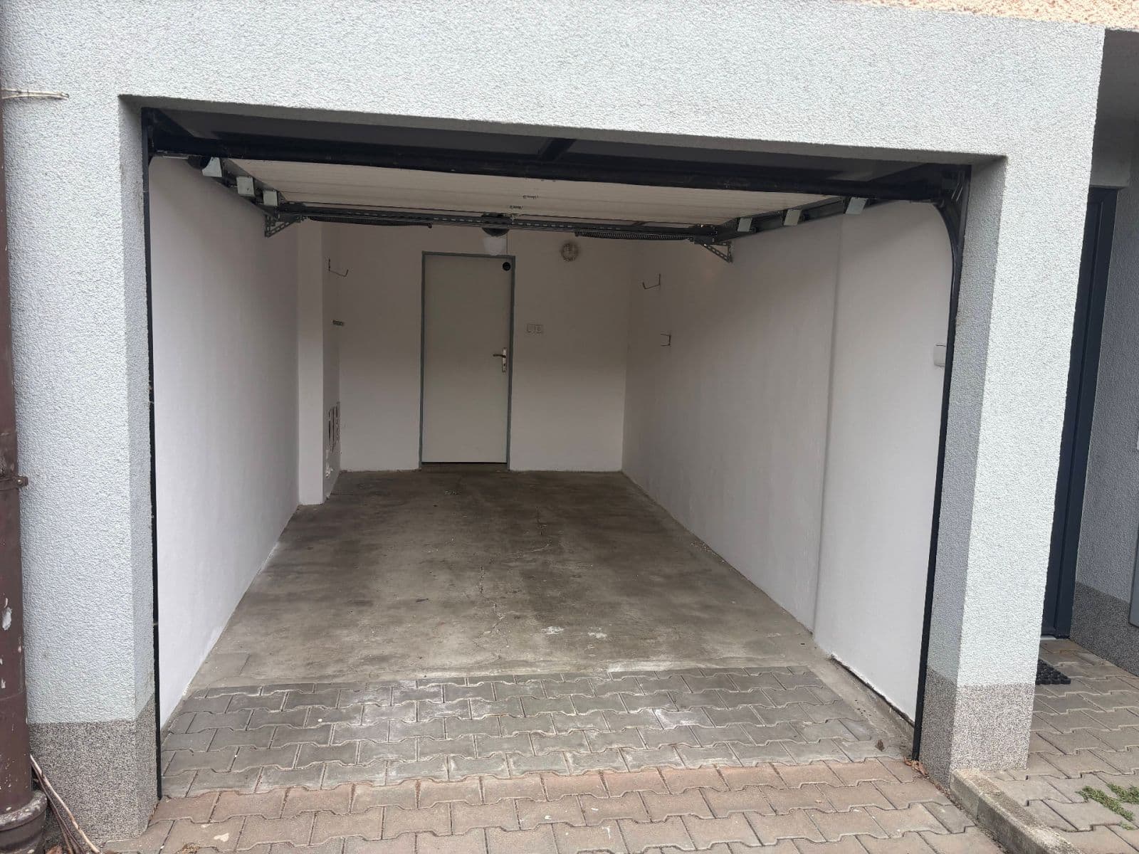 Prenájom garáže 20 m², Českobratrská, Olomouc, Olomoucký kraj Prenájom garáže 20 m², Českobratrská, Olomouc, Olomoucký kraj