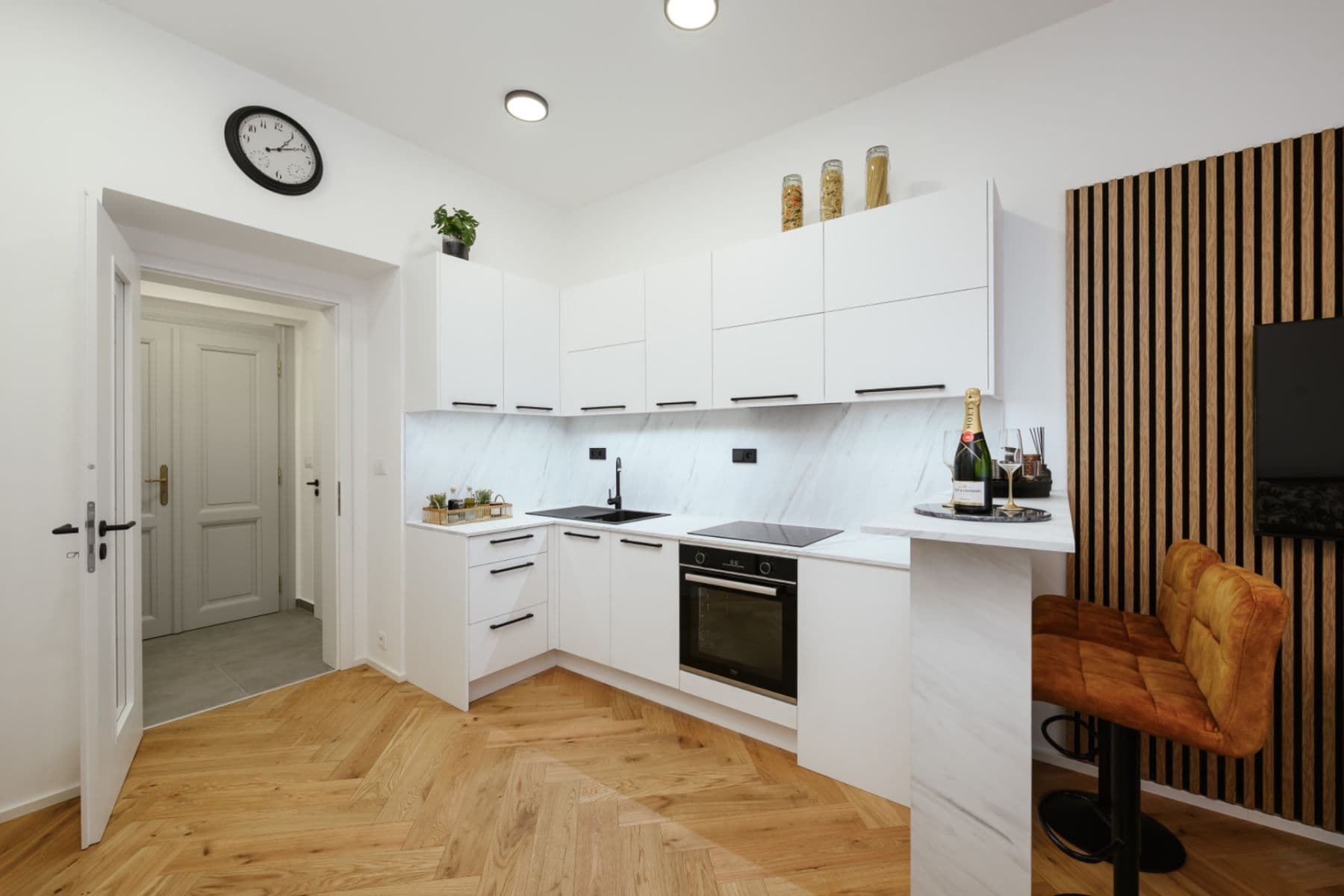 Predaj bytu 1-izbový 34 m², Orelská, Praha, Praha Predaj bytu 1-izbový 34 m², Orelská, Praha, Praha