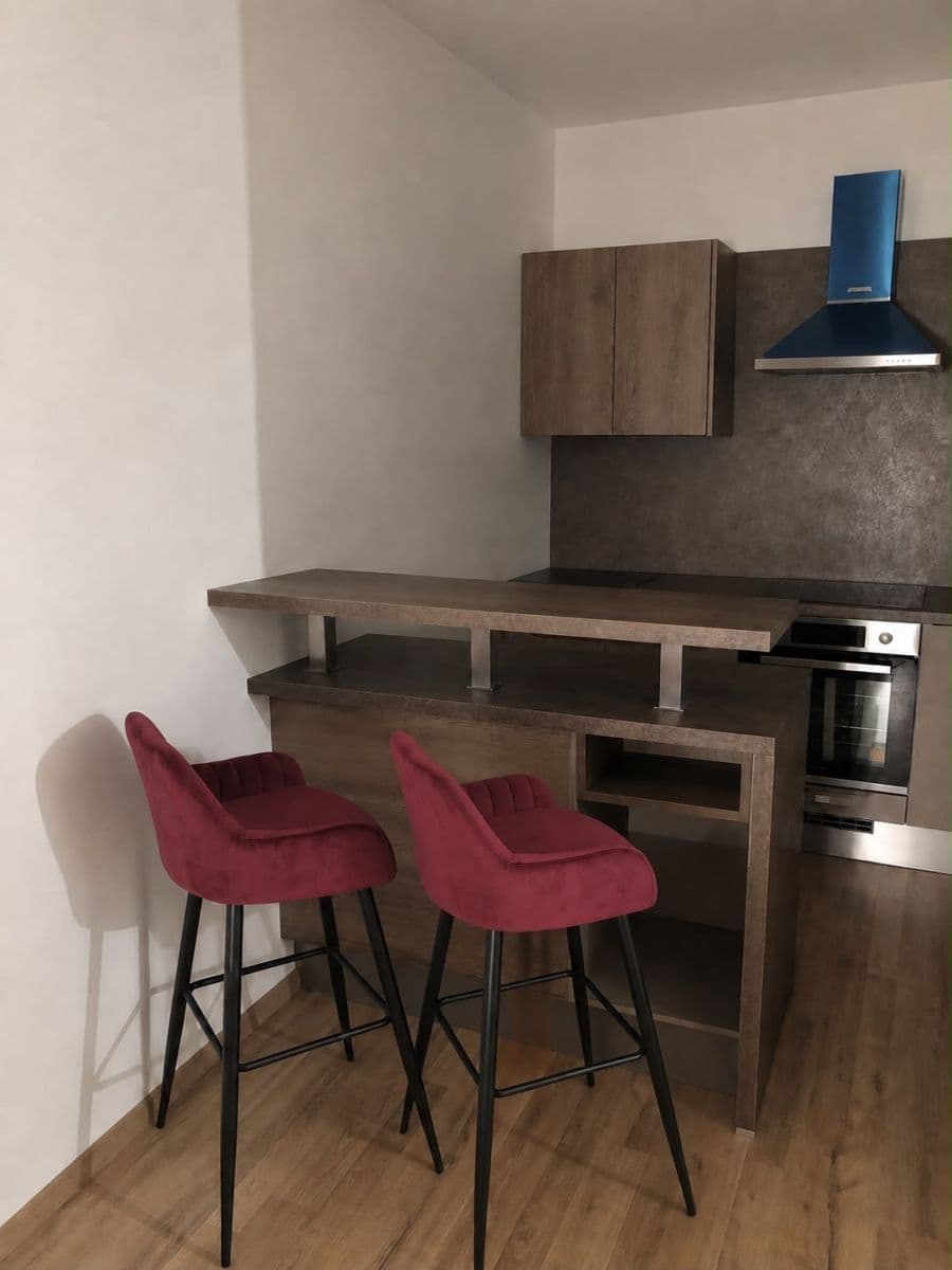 Prenájom bytu 2-izbový 97 m², Svätovavrinecká, Nové Mesto, Bratislavský kraj Prenájom bytu 2-izbový 97 m², Svätovavrinecká, Nové Mesto, Bratislavský kraj