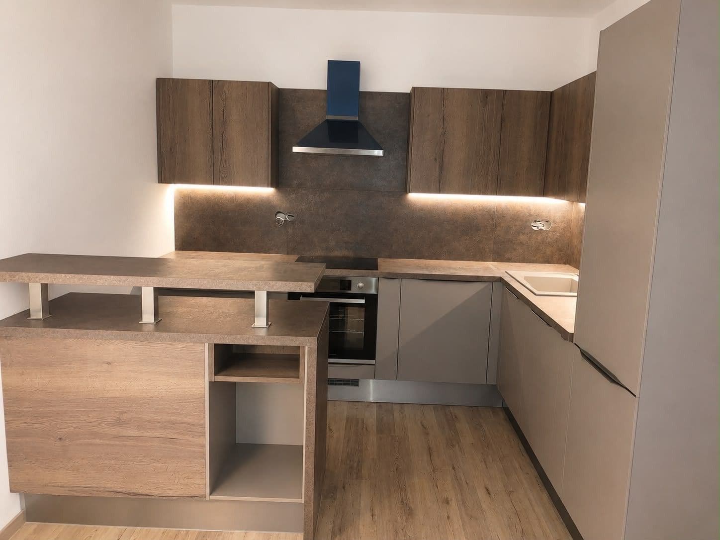 Prenájom bytu 2-izbový 97 m², Svätovavrinecká, Nové Mesto, Bratislavský kraj Prenájom bytu 2-izbový 97 m², Svätovavrinecká, Nové Mesto, Bratislavský kraj