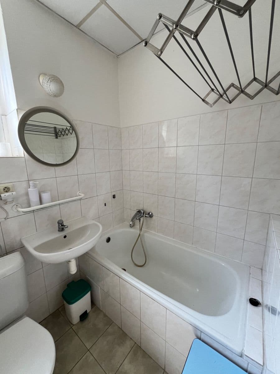 Prenájom bytu Garsoniéra 23 m², Ohradní, Praha, Praha Prenájom bytu Garsoniéra 23 m², Ohradní, Praha, Praha