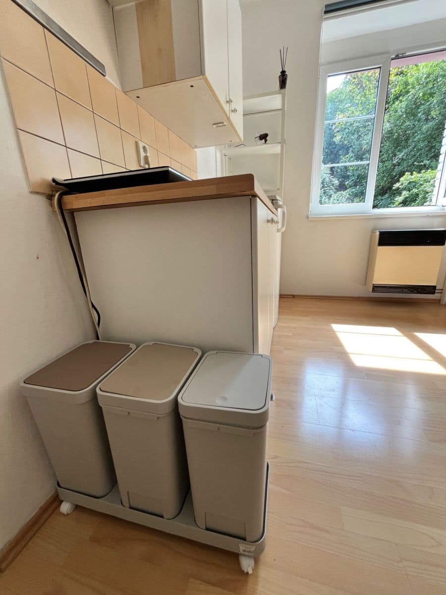 Prenájom bytu Garsoniéra 23 m², Ohradní, Praha, Praha Prenájom bytu Garsoniéra 23 m², Ohradní, Praha, Praha