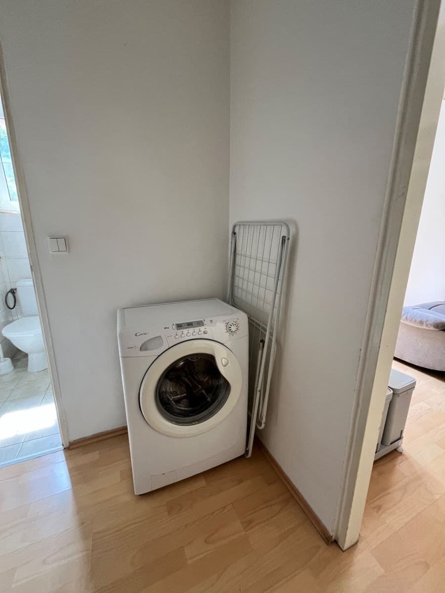 Prenájom bytu Garsoniéra 23 m², Ohradní, Praha, Praha Prenájom bytu Garsoniéra 23 m², Ohradní, Praha, Praha