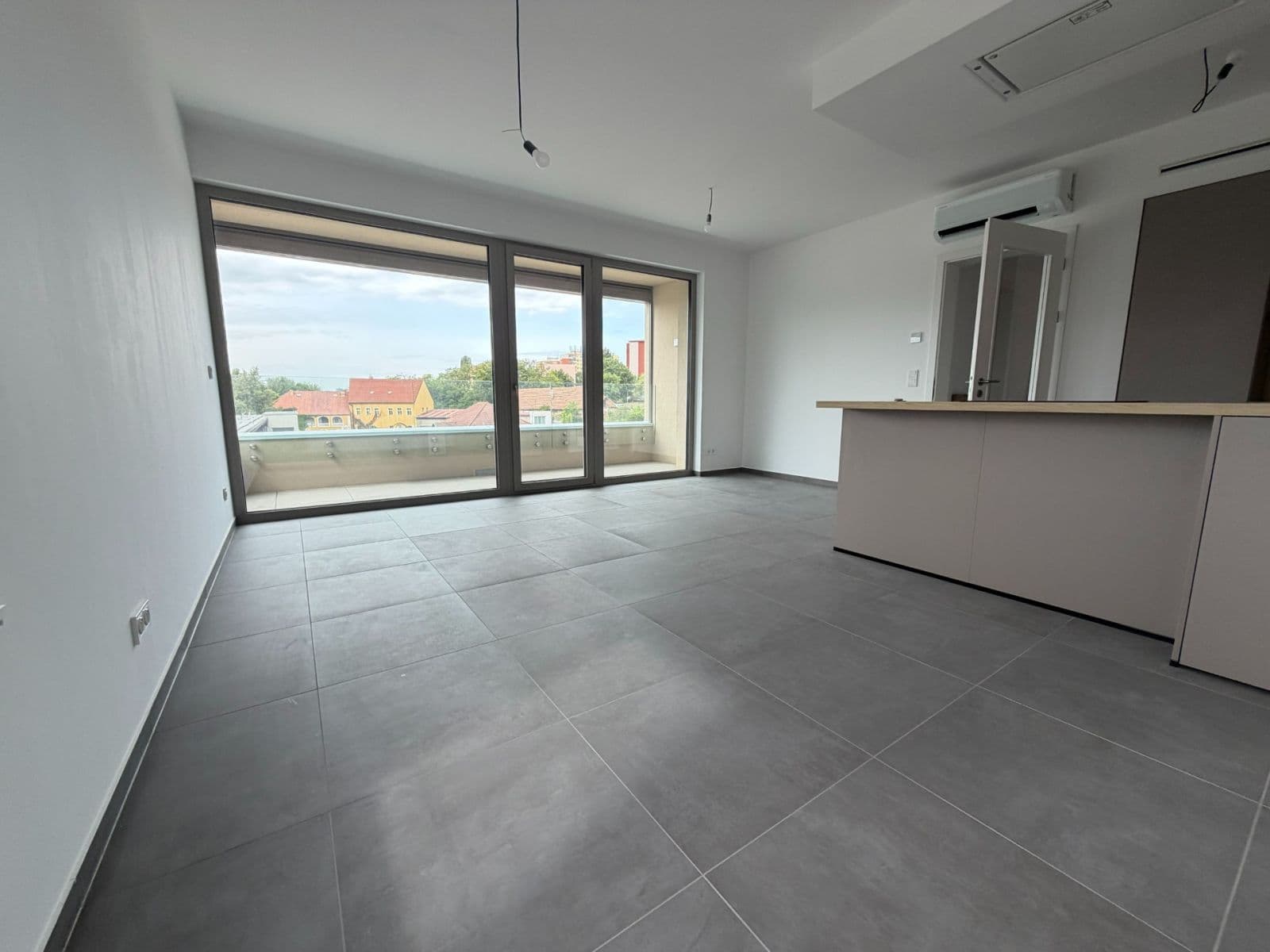 Prenájom bytu 4-izbový 86 m², Praha, Praha Prenájom bytu 4-izbový 86 m², Praha, Praha