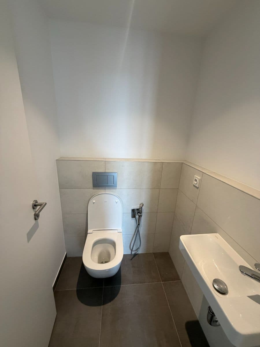 Prenájom bytu 4-izbový 86 m², Praha, Praha Prenájom bytu 4-izbový 86 m², Praha, Praha
