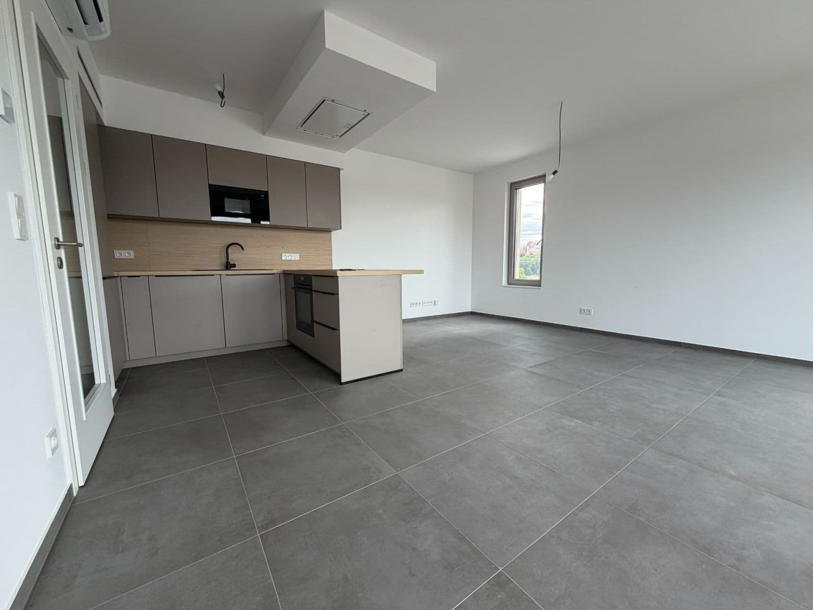 Prenájom bytu 4-izbový 86 m², Praha, Praha Prenájom bytu 4-izbový 86 m², Praha, Praha
