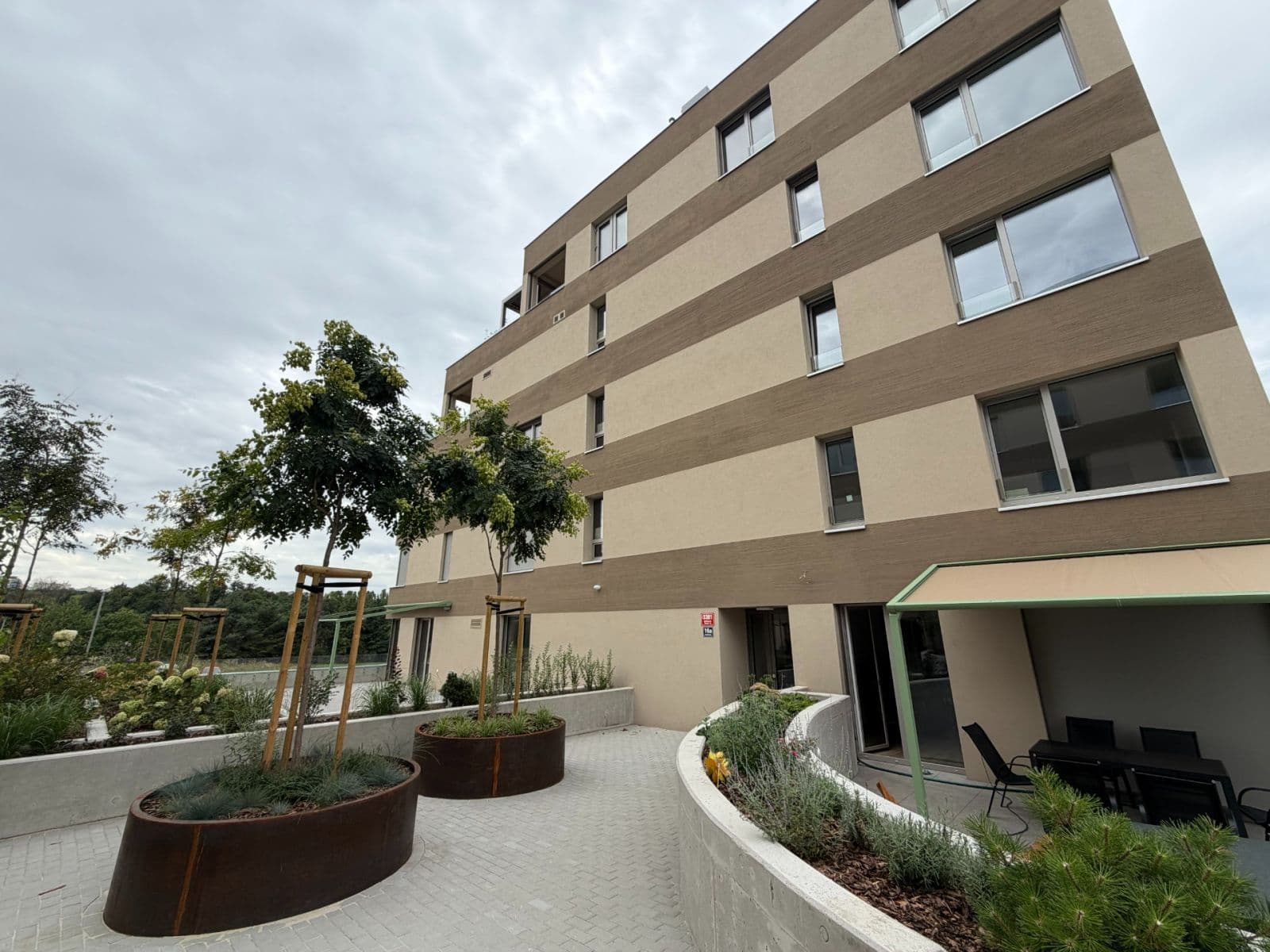 Prenájom bytu 4-izbový 86 m², Praha, Praha Prenájom bytu 4-izbový 86 m², Praha, Praha