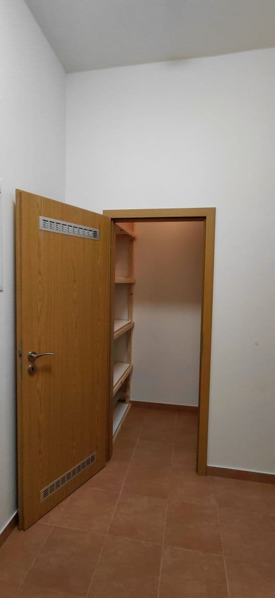Predaj bytu 1-izbový 68 m², Březenská, Praha, Praha Predaj bytu 1-izbový 68 m², Březenská, Praha, Praha