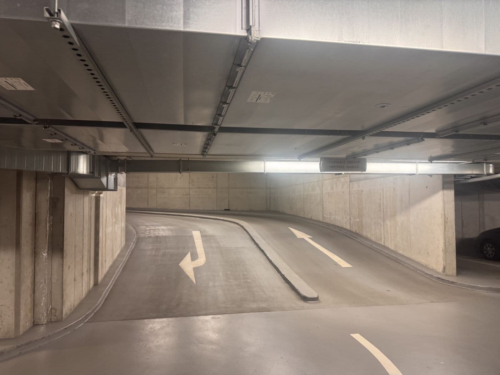 Prenájom garáže 14 m², Nekvasilova, Praha, Praha Prenájom garáže 14 m², Nekvasilova, Praha, Praha