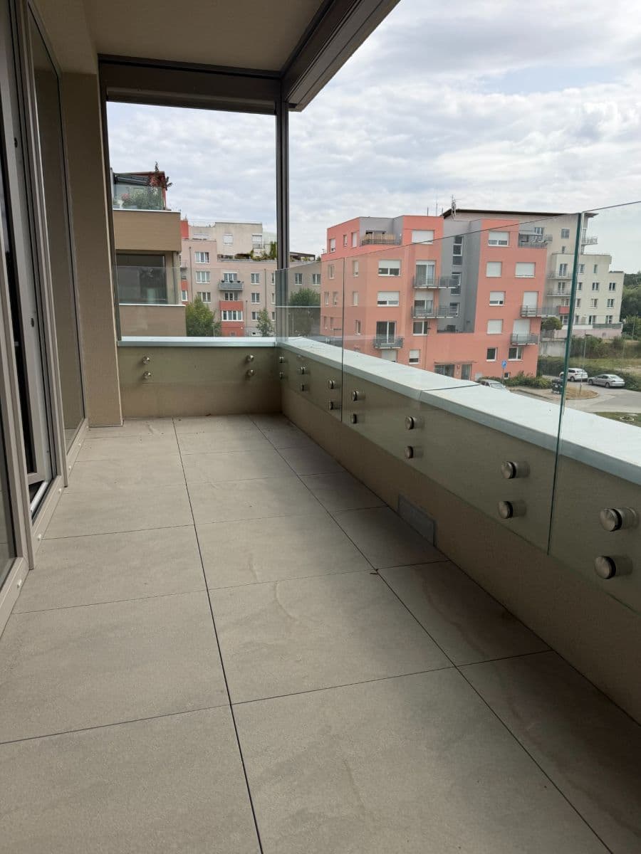 Prenájom bytu 2-izbový 47 m², Praha, Praha Prenájom bytu 2-izbový 47 m², Praha, Praha