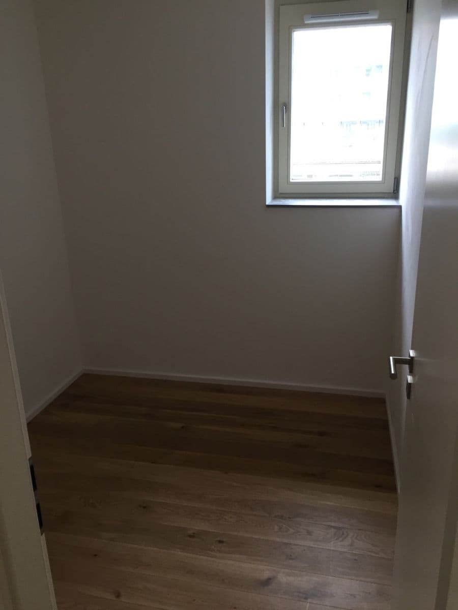 Prenájom bytu 4-izbový 114 m², Altajská, Praha, Praha Prenájom bytu 4-izbový 114 m², Altajská, Praha, Praha