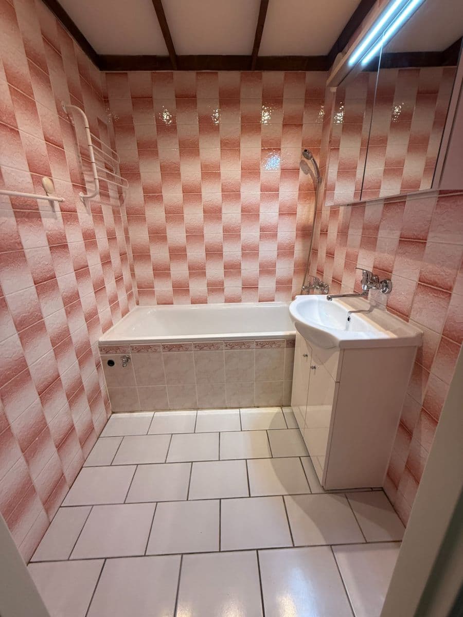 Prenájom bytu 3-izbový 62 m², Steinerova, Praha, Praha Prenájom bytu 3-izbový 62 m², Steinerova, Praha, Praha