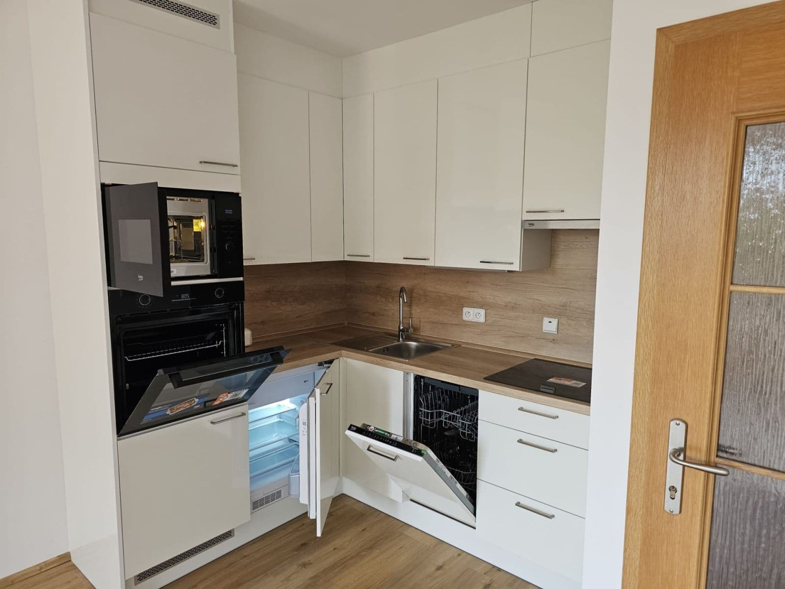 Prenájom bytu 2-izbový 47 m², Rostovská, Praha, Praha Prenájom bytu 2-izbový 47 m², Rostovská, Praha, Praha
