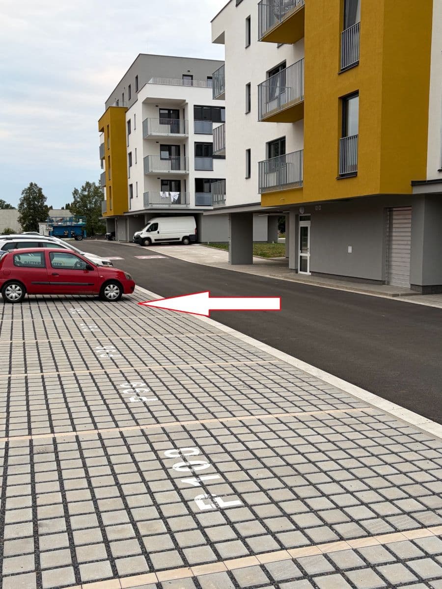 Prenájom bytu 3-izbový 72 m², U Kasáren, Dašice, Pardubický kraj Prenájom bytu 3-izbový 72 m², U Kasáren, Dašice, Pardubický kraj