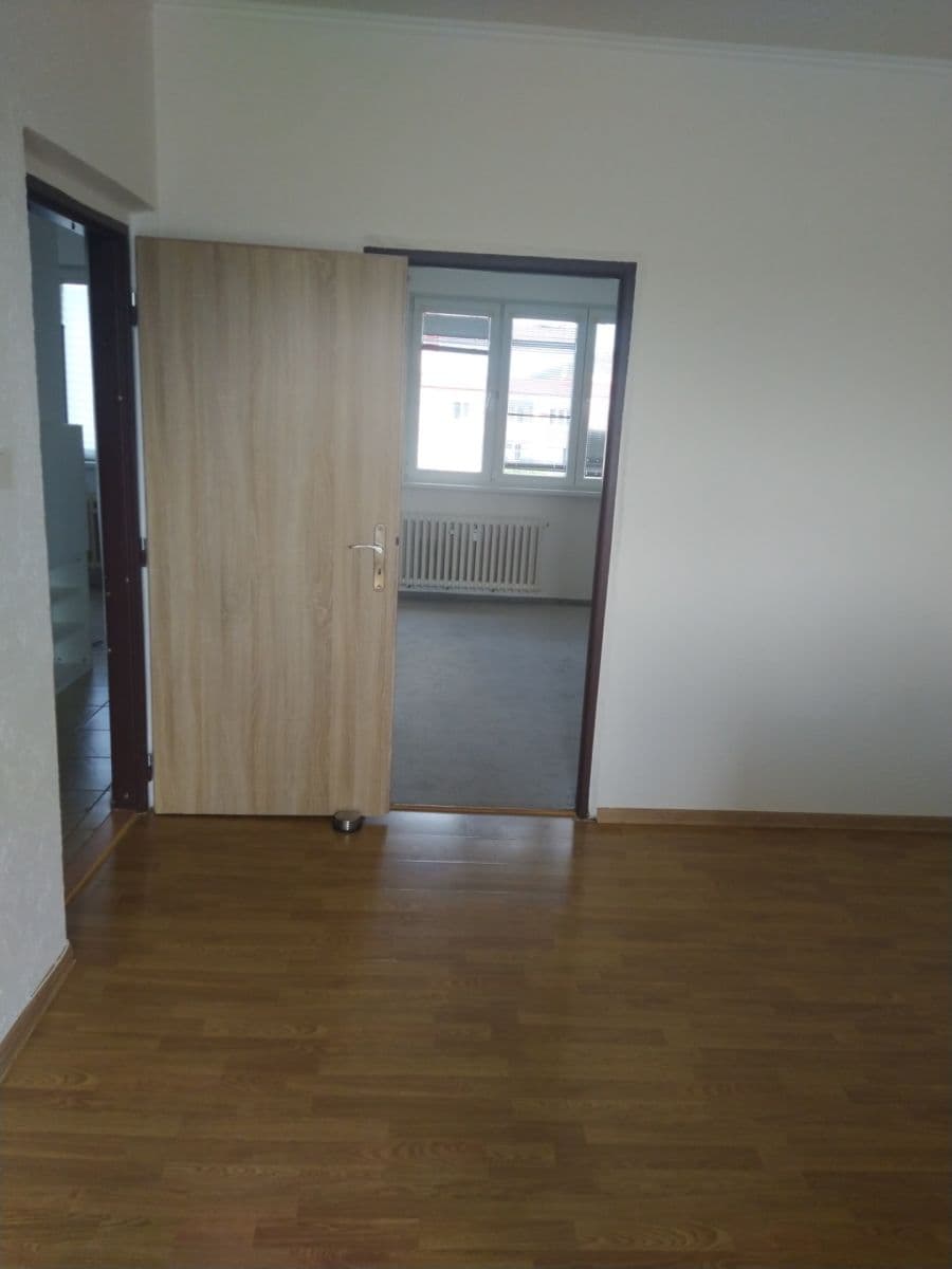 Prenájom bytu 2-izbový 55 m², Budovatelů, Karlovy Vary, Karlovarský kraj Prenájom bytu 2-izbový 55 m², Budovatelů, Karlovy Vary, Karlovarský kraj