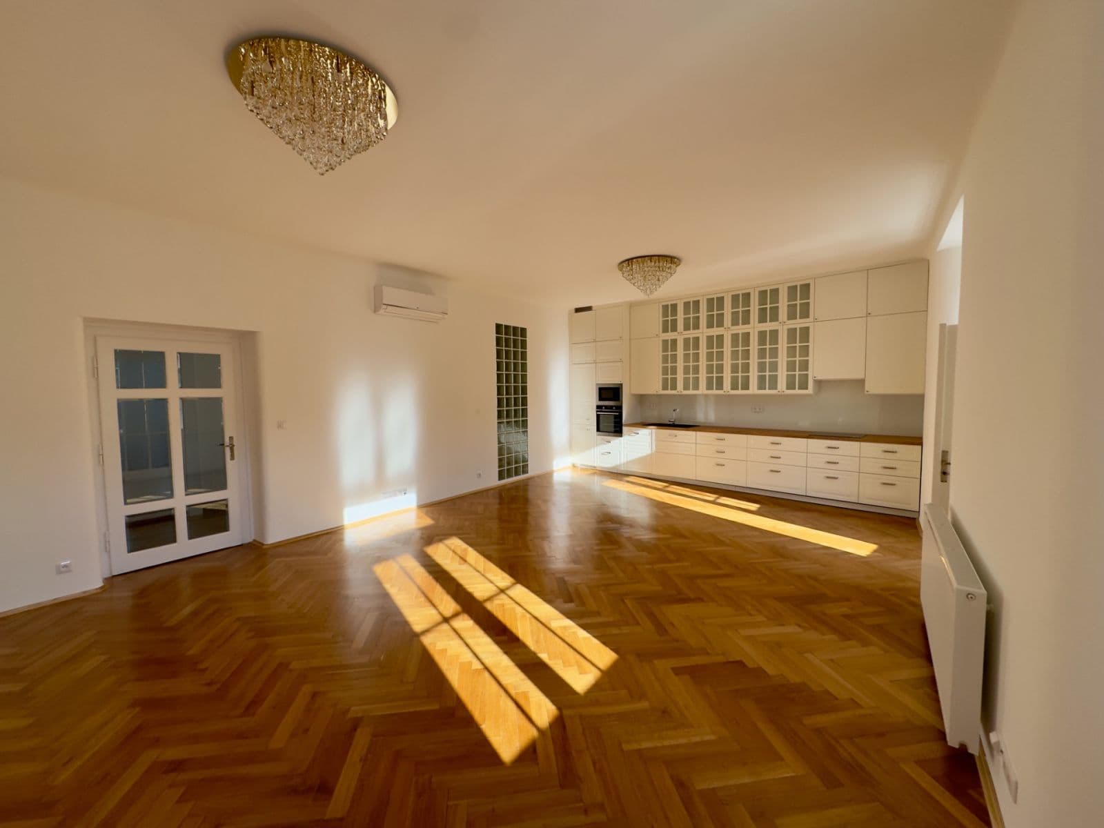 Prenájom bytu 3-izbový 98 m², K Brusce, Praha, Praha Prenájom bytu 3-izbový 98 m², K Brusce, Praha, Praha