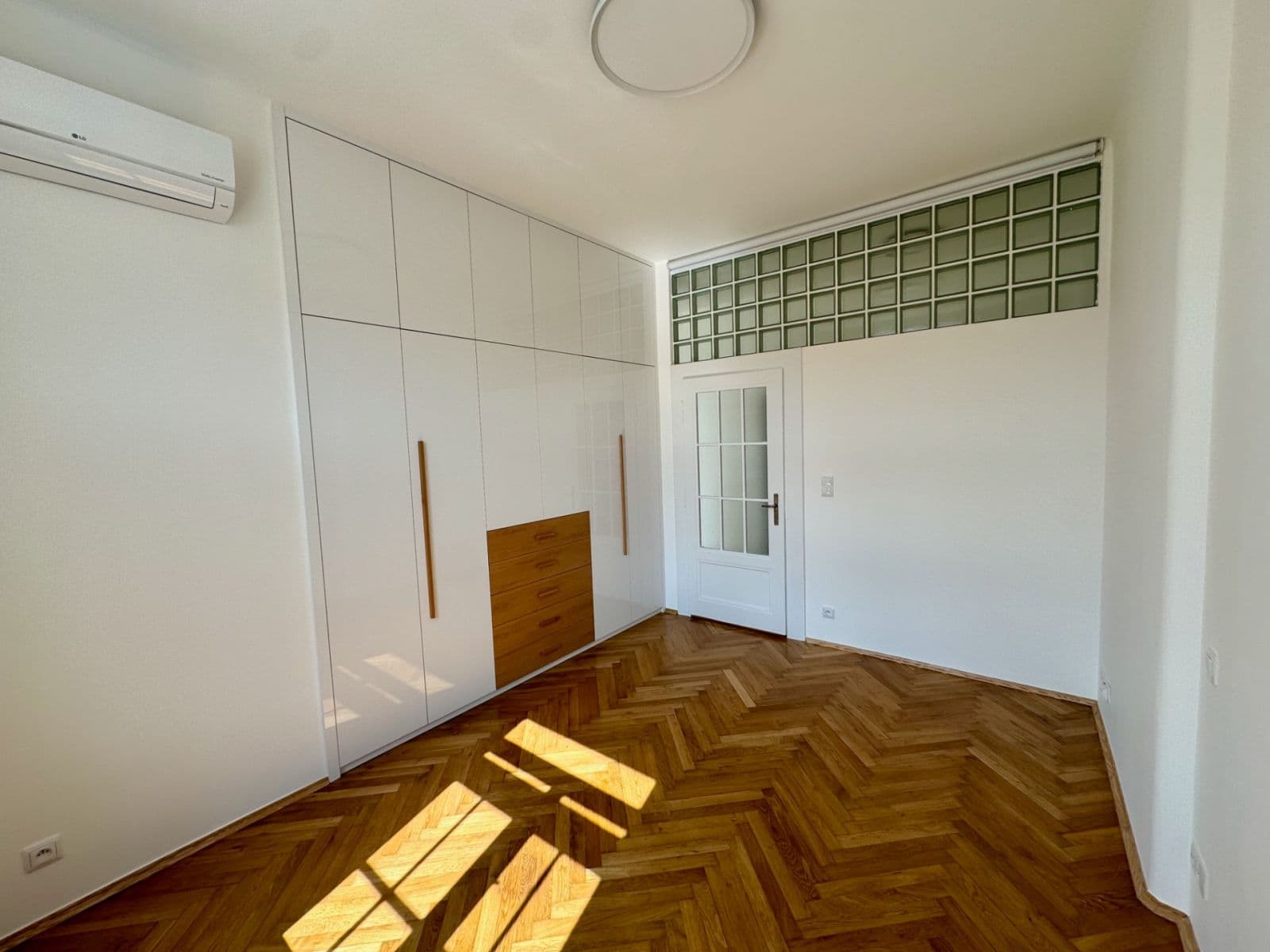 Prenájom bytu 3-izbový 98 m², K Brusce, Praha, Praha Prenájom bytu 3-izbový 98 m², K Brusce, Praha, Praha