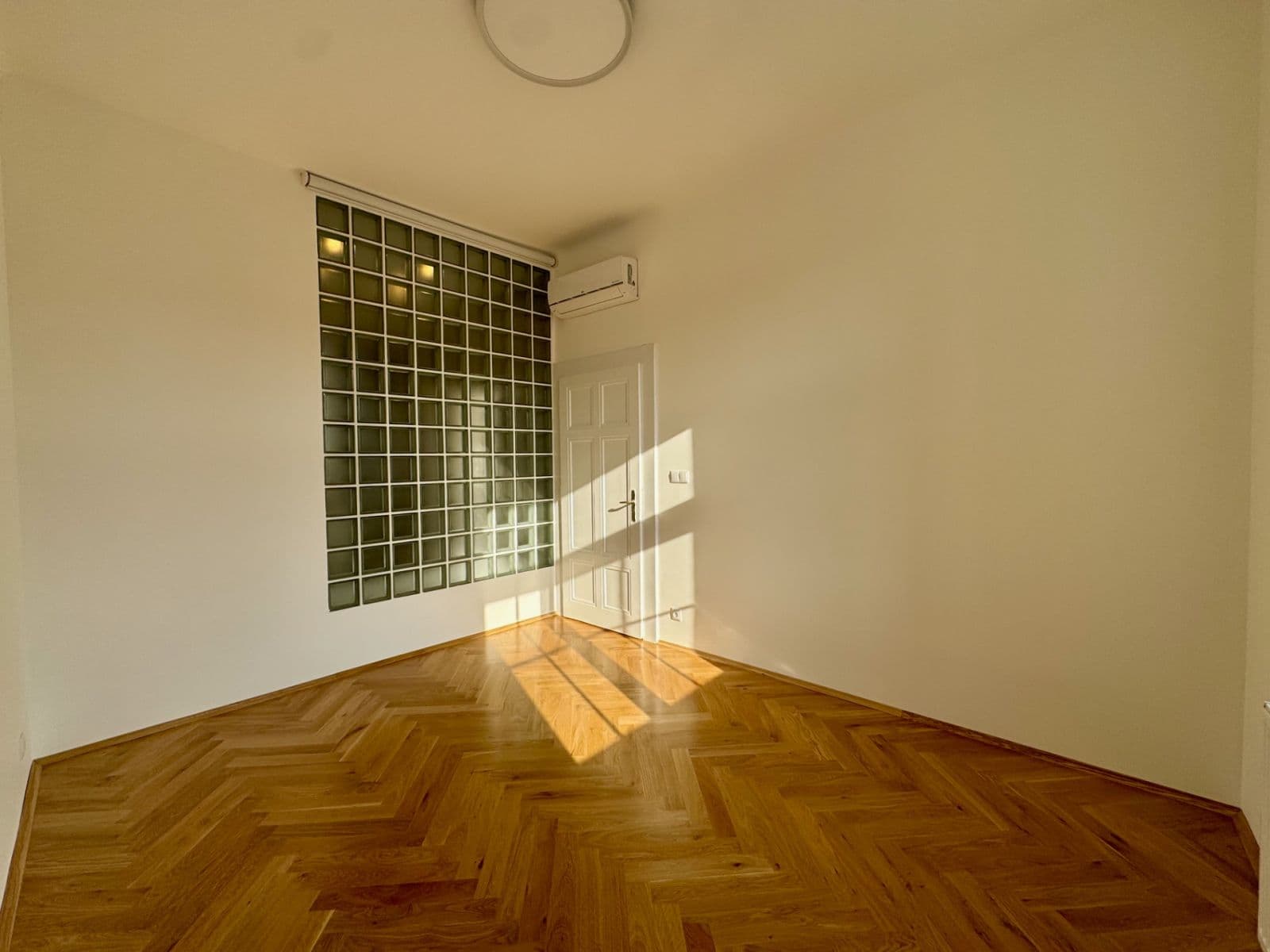 Prenájom bytu 3-izbový 98 m², K Brusce, Praha, Praha Prenájom bytu 3-izbový 98 m², K Brusce, Praha, Praha