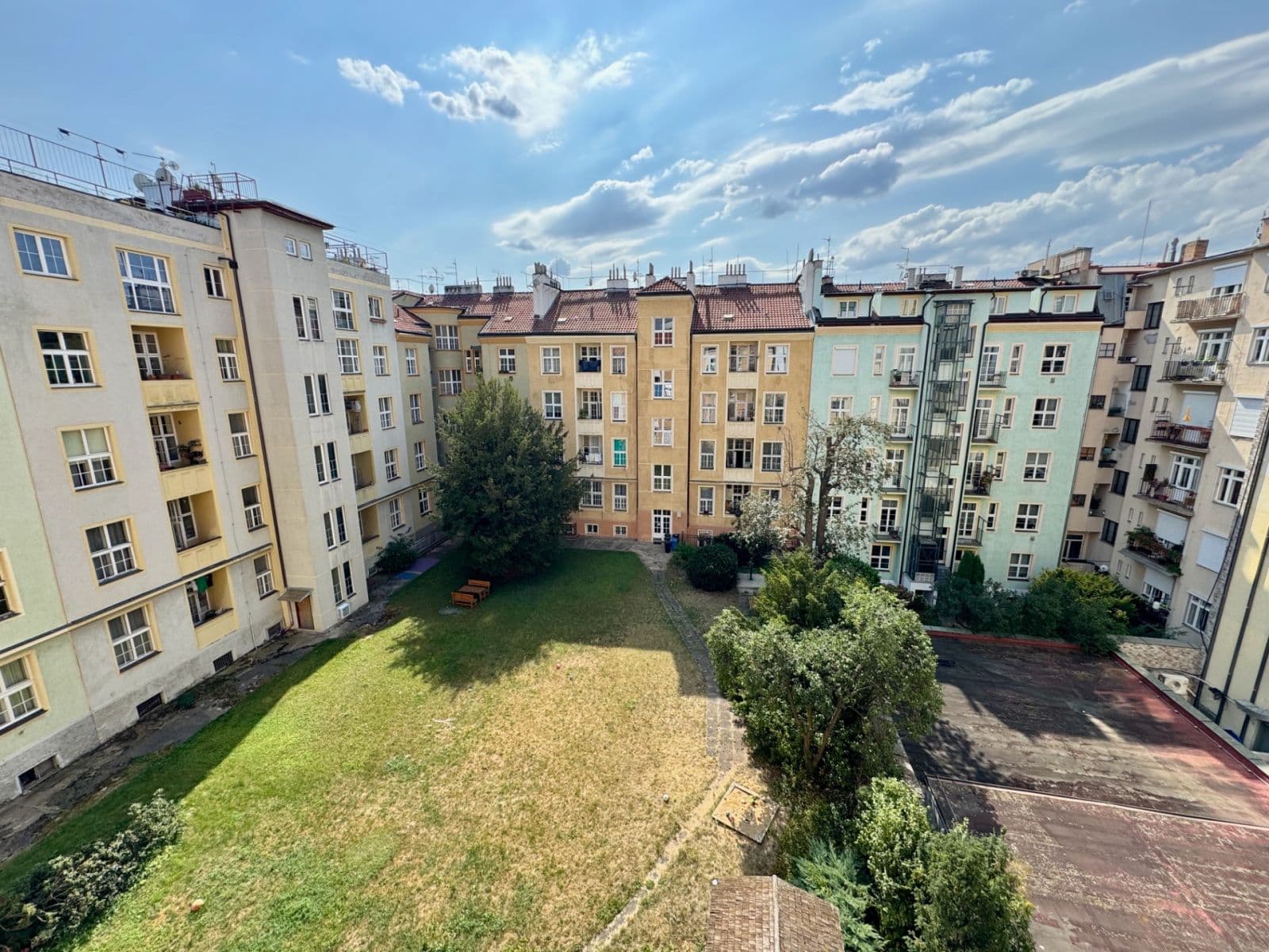 Prenájom bytu 3-izbový 98 m², K Brusce, Praha, Praha Prenájom bytu 3-izbový 98 m², K Brusce, Praha, Praha