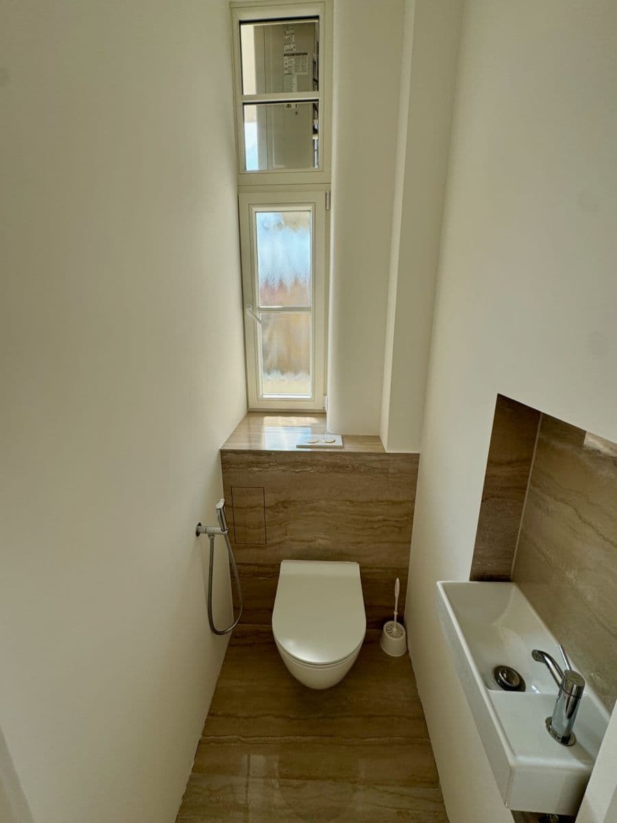 Prenájom bytu 3-izbový 98 m², K Brusce, Praha, Praha Prenájom bytu 3-izbový 98 m², K Brusce, Praha, Praha